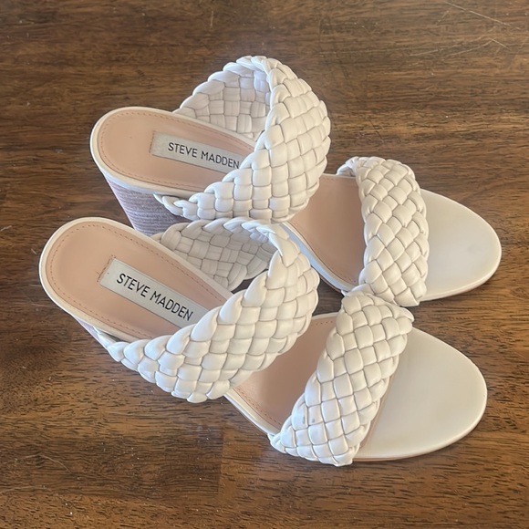 Steve Madden Chunky woven texture sets. tall flared heel , open toe size 9m - Picture 2 of 10
